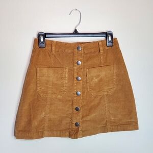 Corduroy Button-Front Skirt || 99% Cotton || Wild Pearl || Size 2